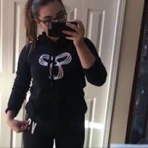 ARITZIA TNA Sportswear Black Pullover Hoodie Sweatshirt Woman's -size XXS